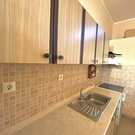 Ground Floor With Gym & Yard In Paggaio شقة *